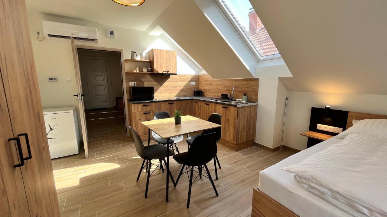Rezidex Apartmanhaz Segedyn Zewnętrze zdjęcie