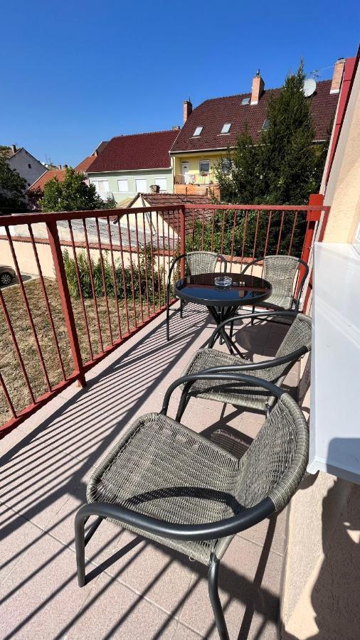 Rezidex Apartmanhaz Segedyn Zewnętrze zdjęcie