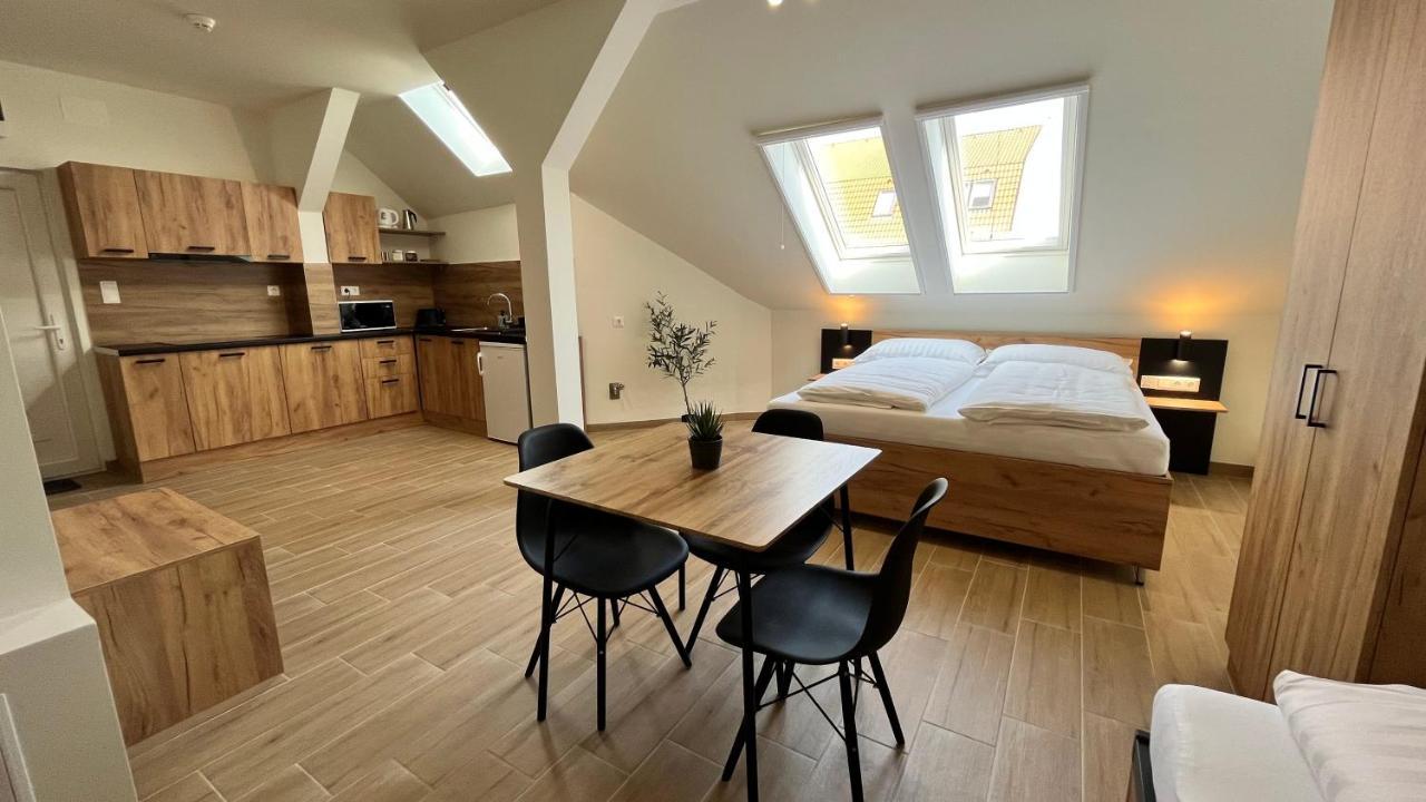 Rezidex Apartmanhaz Segedyn Zewnętrze zdjęcie